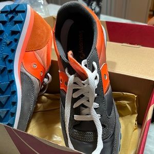 Mens orange and grey saucing athletic sneakers never worn